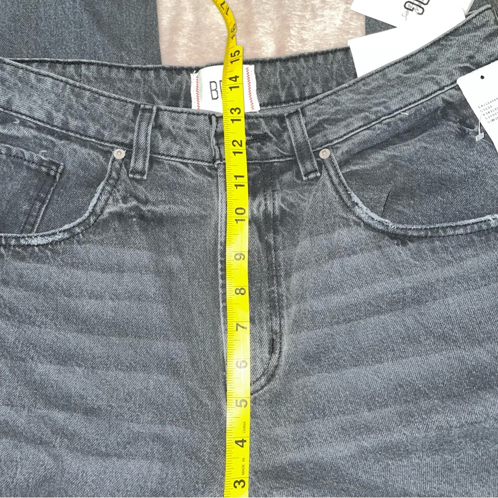 BDG tapered baggy high rise Jean size 32/L31/1/2 - Picture 11 of 12